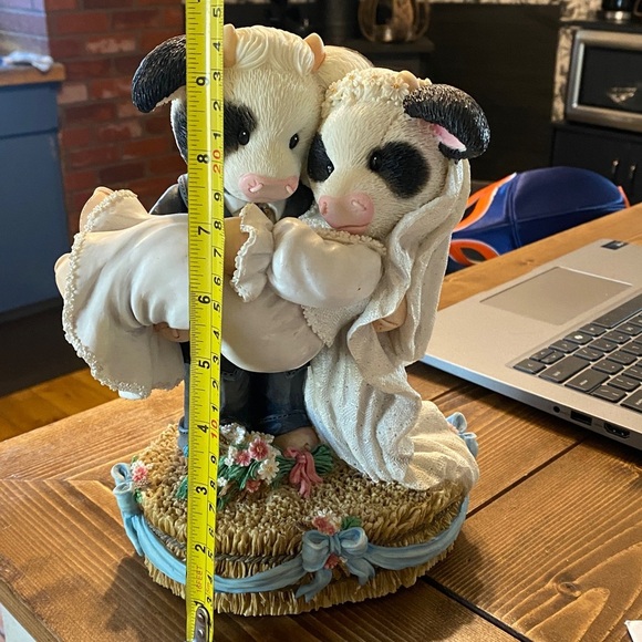 Mary’s moo moos vintage Cow Couple Figurine collectible music box rare - Picture 2 of 5